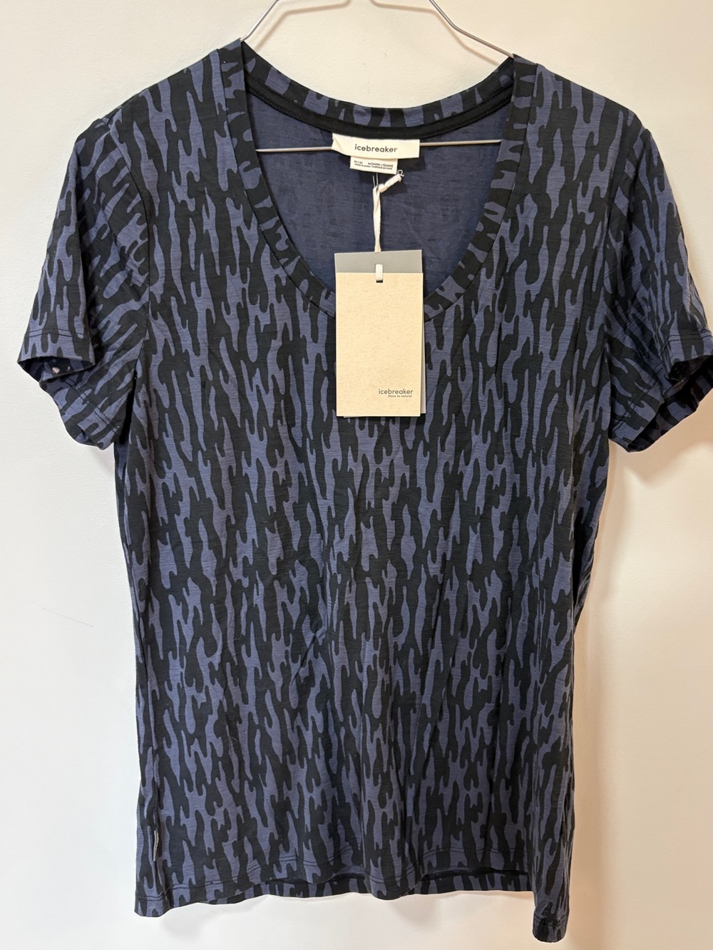 NWT Icebreaker short sleeve T shirt women’s size M gorpcore 100% wool grey black
